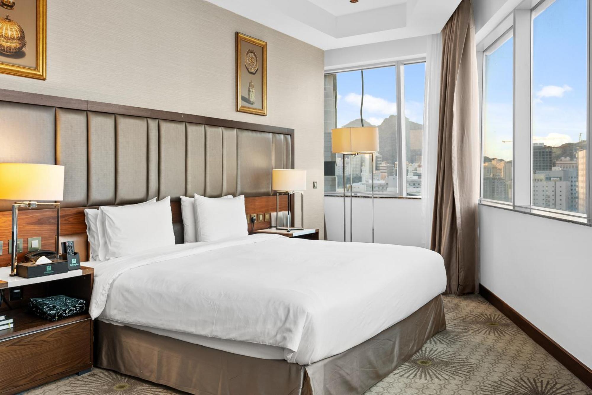 Holiday Suites Al Aziziah La Meca Exterior foto A room at the hotel