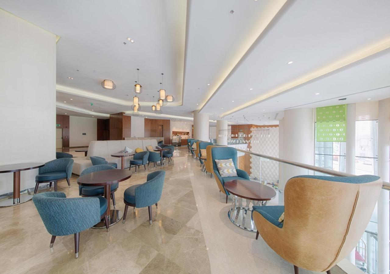 Holiday Suites Al Aziziah La Meca Exterior foto The hotel's lobby