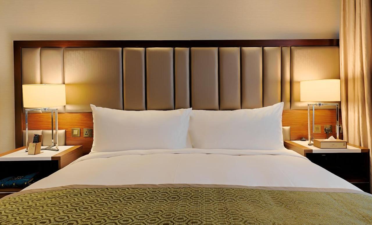 Holiday Suites Al Aziziah La Meca Exterior foto A guest room at the hotel