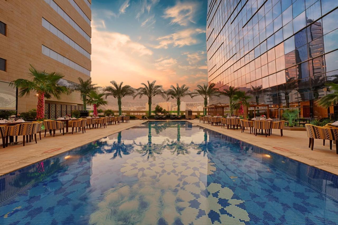 Holiday Suites Al Aziziah La Meca Exterior foto The pool at Jumeirah Jumeirah