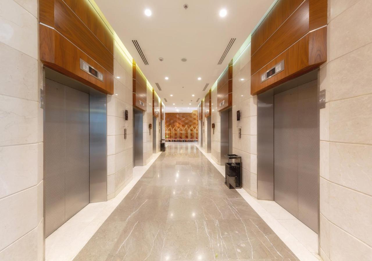 Holiday Suites Al Aziziah La Meca Exterior foto The hotel's interior