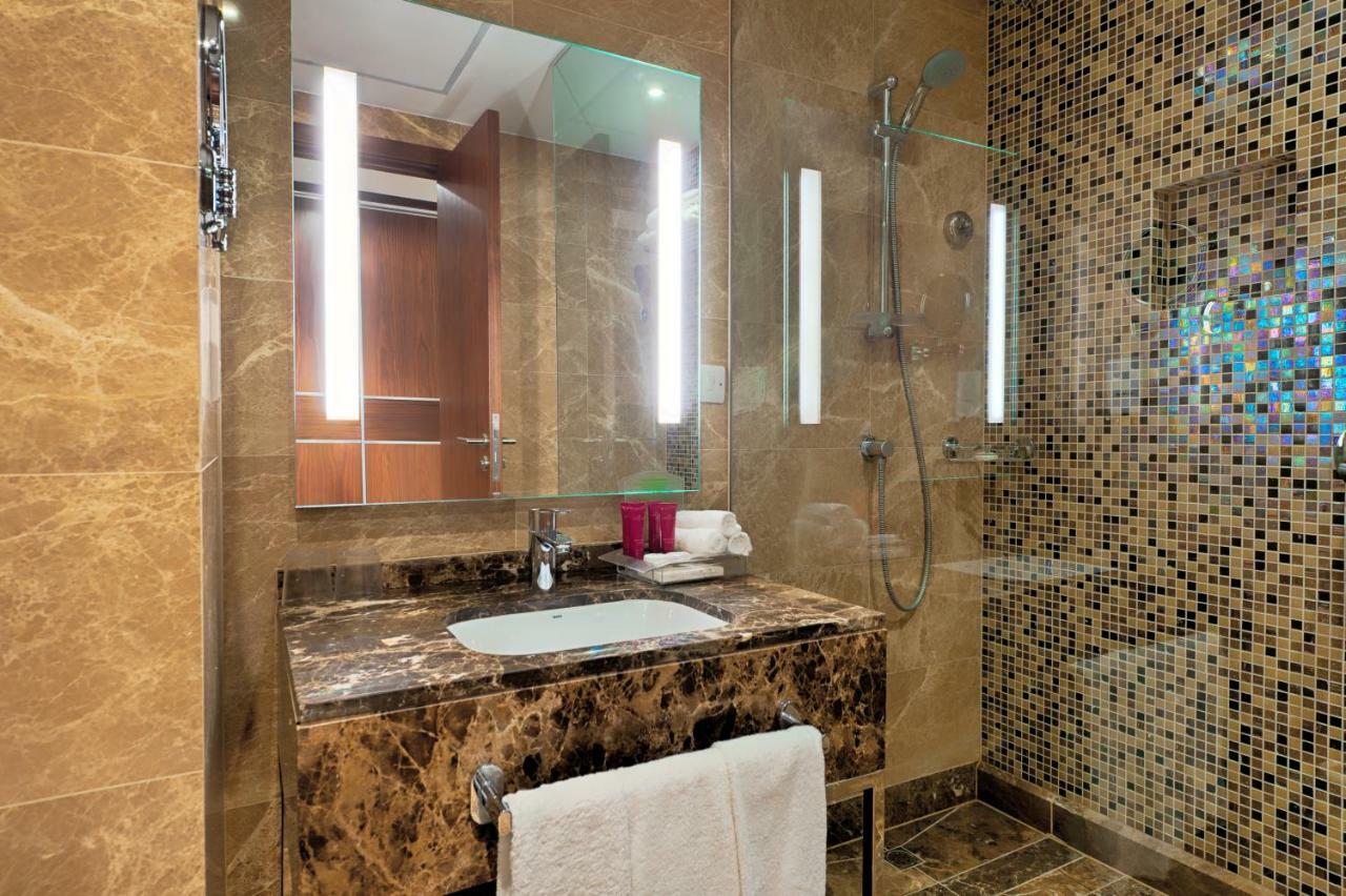 Holiday Suites Al Aziziah La Meca Exterior foto A bathroom at the hotel