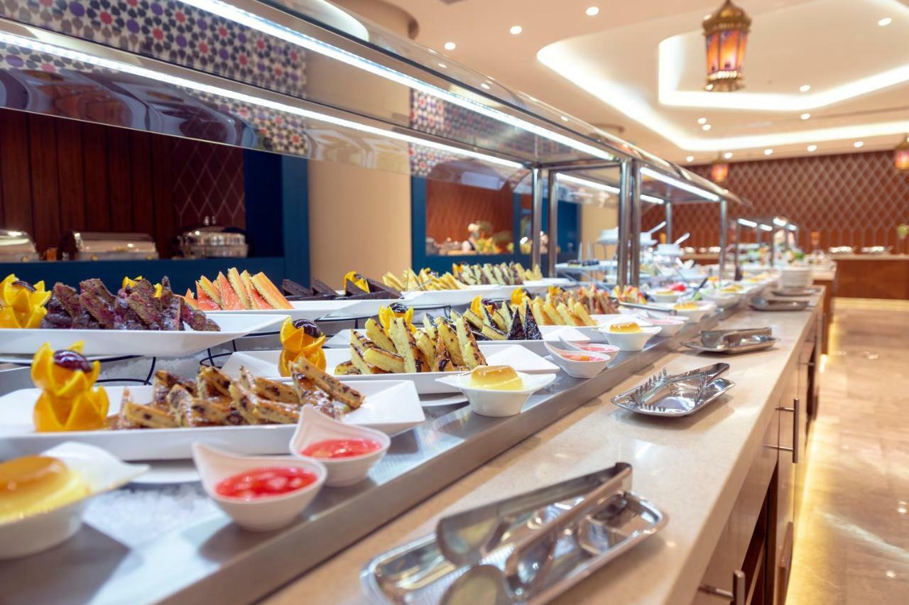 Holiday Suites Al Aziziah La Meca Exterior foto Buffet at the hotel